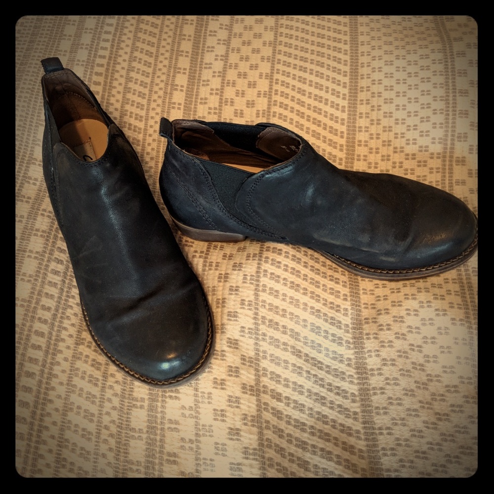 NWOT Clark’s Chelsea Bootie
